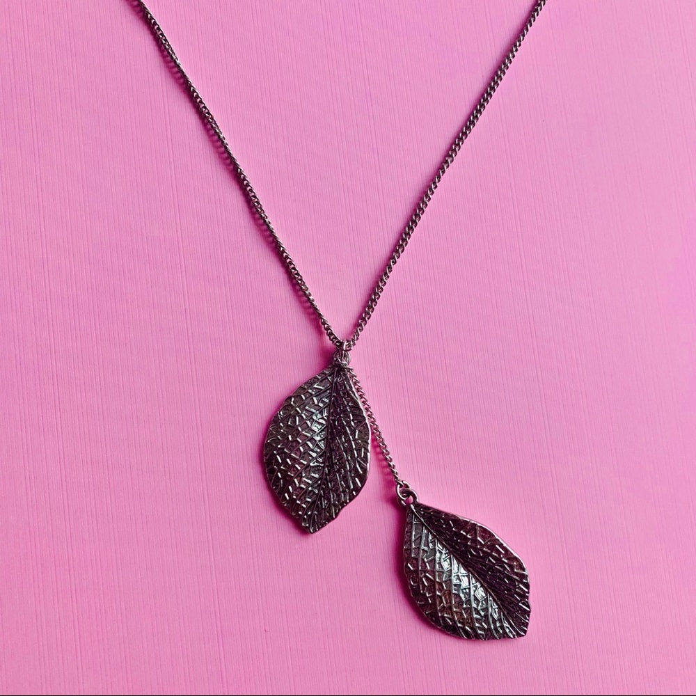 Pewter silver color leaves necklace-15”-18” length